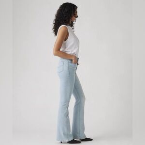 Levi’s Women’s 726 Light Blue Wash High Rise Flare Jeans - Size 27/34